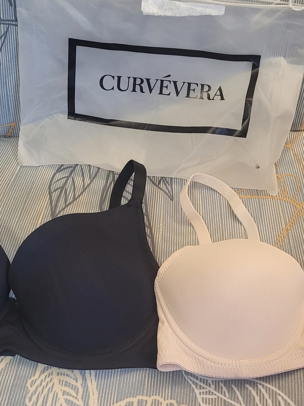 Ribbed Everyday Bra in Black & Cream